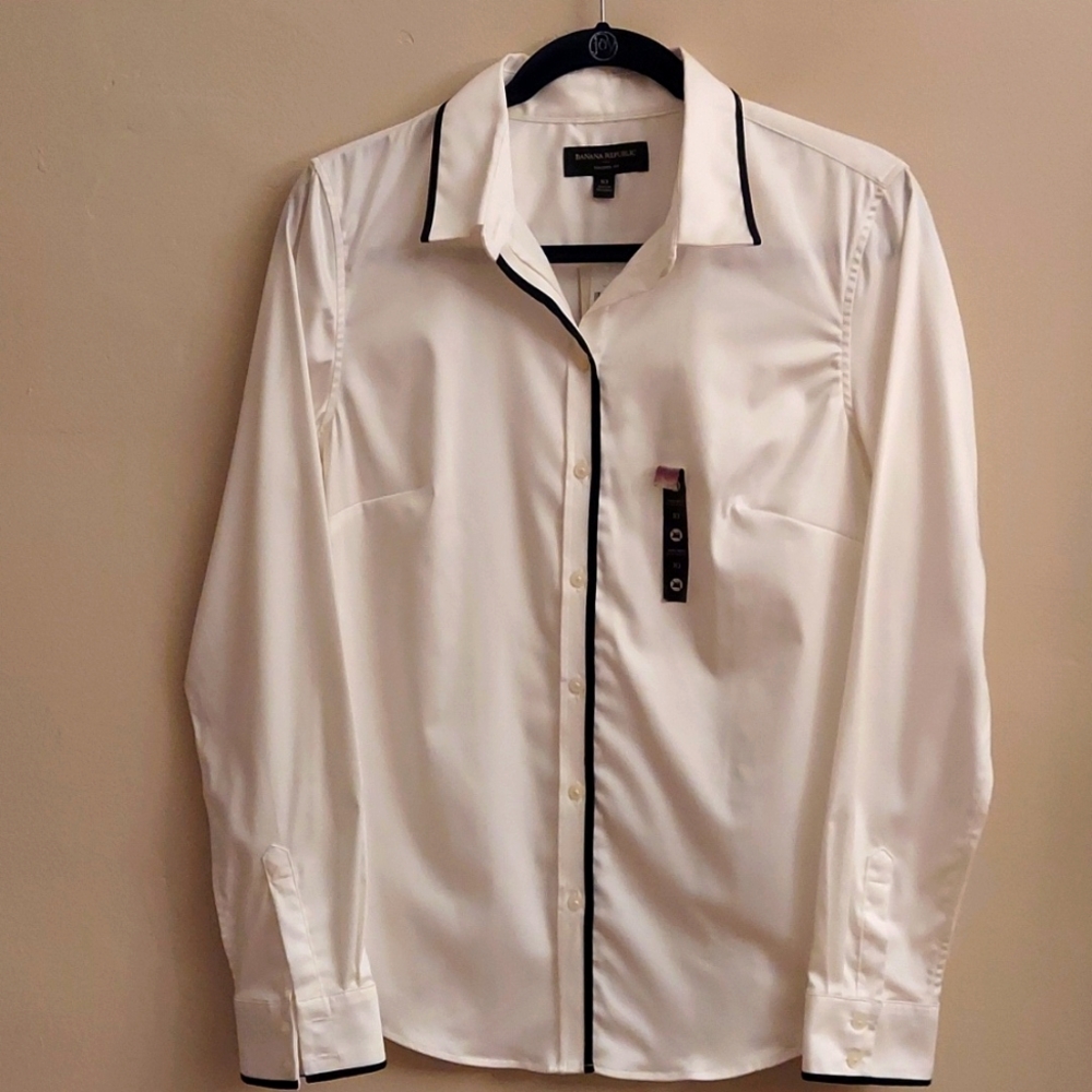 BANANA REPUBLIC OUTLET Tailored Fit Button Down Long Sleeve Top - Picture 3 of 12